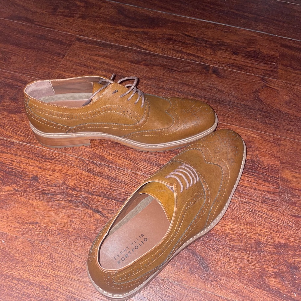 Dress shoes